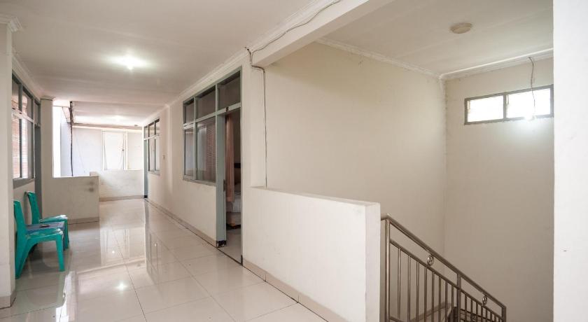 Reddoorz Plus Near Rs Pmi Bogor 3/38
