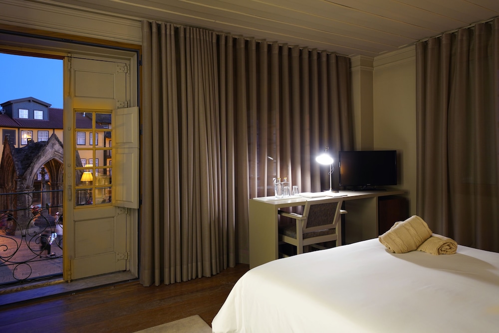 Hotel Da Oliveira 12/48