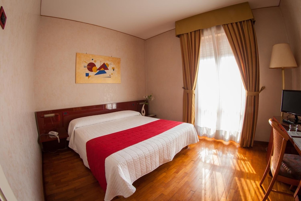 Hotel Master 11/36