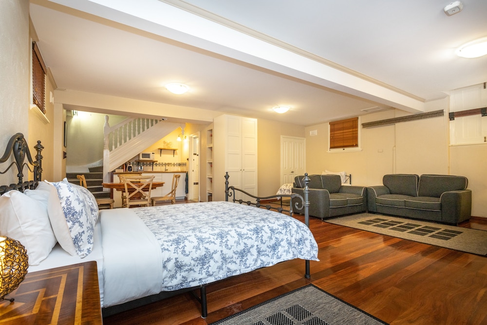 Fremantle Bed And Breakfast 7/45