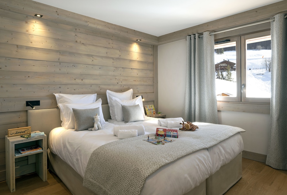 4 Rooms, Prestige, Apartment, 4 Beds, Queen Bed, 2 Sofa