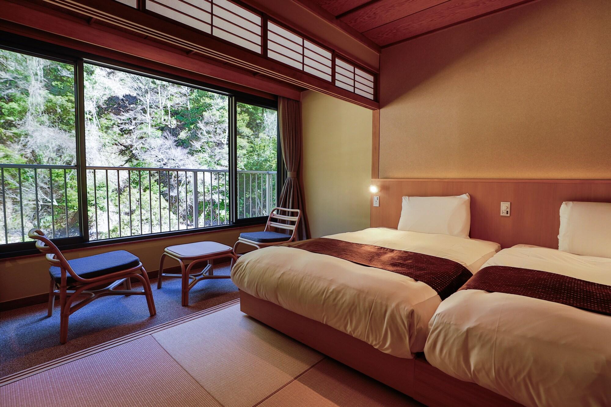 Japanese, Low Beds, River View