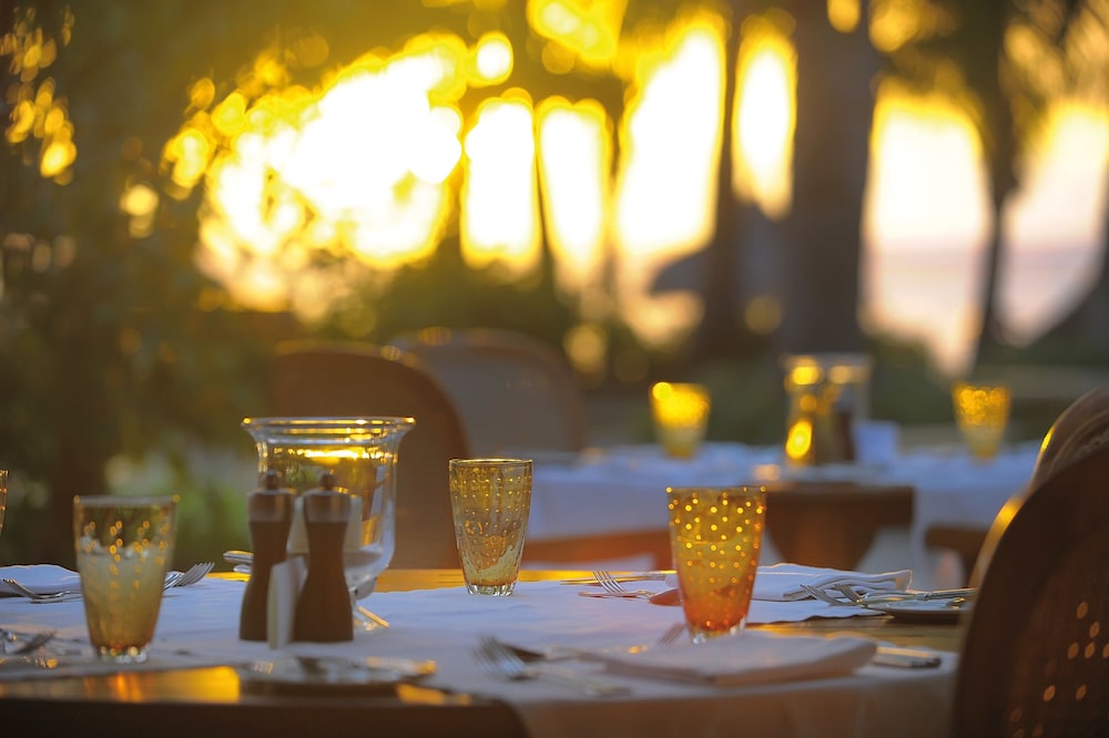 Paradis Beachcomber Golf Resort and Spa 34/65