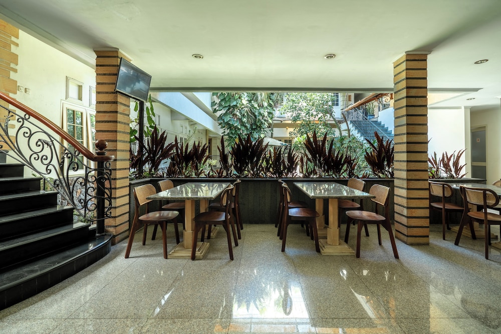 Cove Ottenville Boutique Hotel 48/50