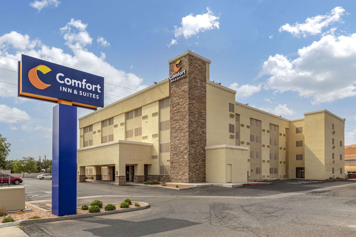 Comfort Inn and Suites Albuquerque Downtown 15/17