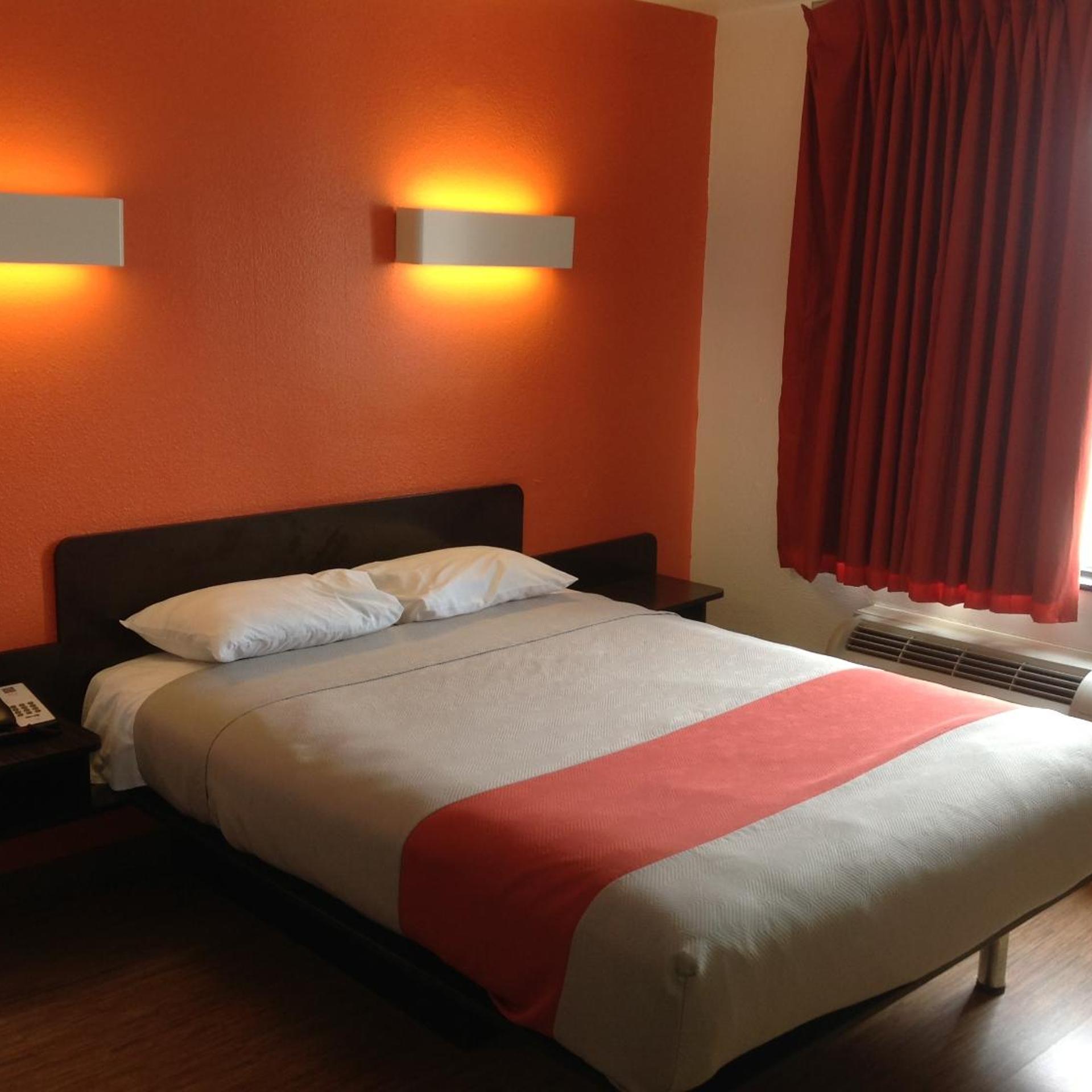 ROOM, DOUBLE BED, SMOKING, ACCESSIBLE