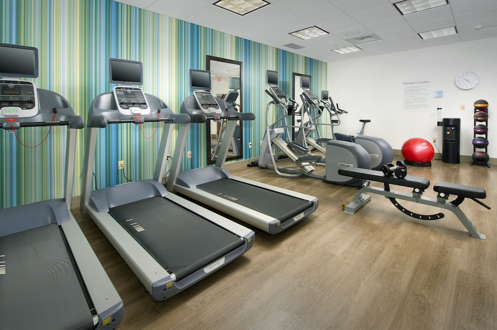 Holiday Inn Express And Suites Altoona I 99 34/62
