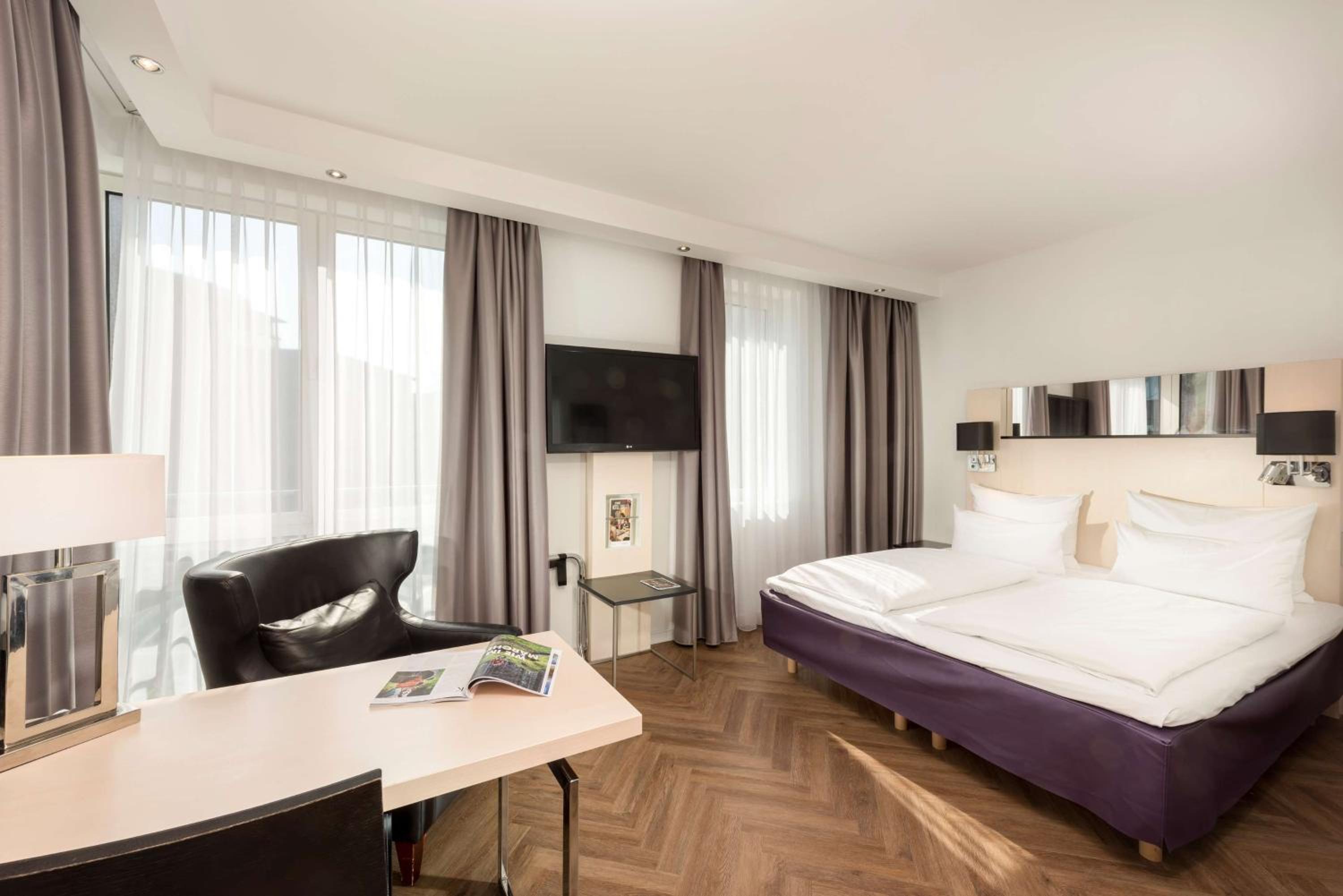 غرفة سوبيريور بسرير كينج بشرفة، Scandic Berlin Kurfurstendamm 2/10