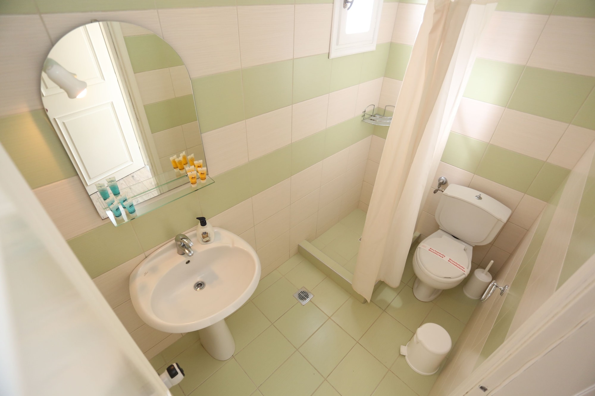 ROOM, DOUBLE BED, PARTIAL SEA VIEW