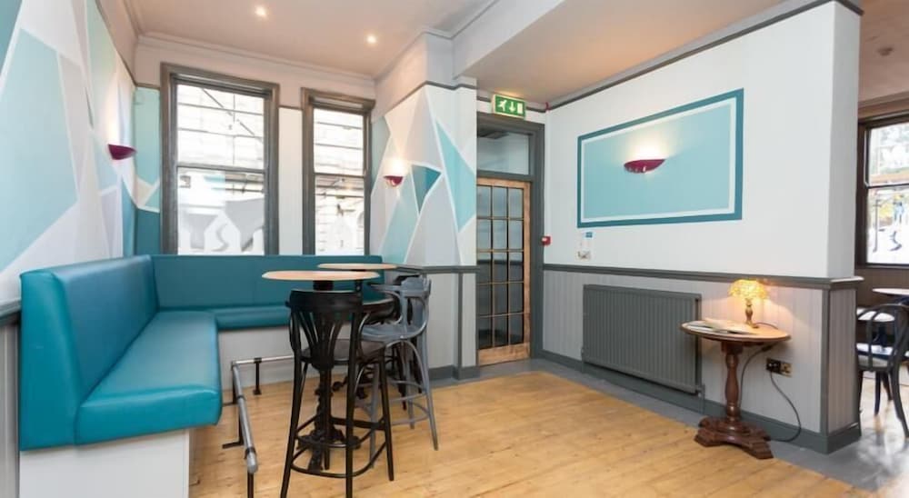 The Royal Hotel and Bar 22/35