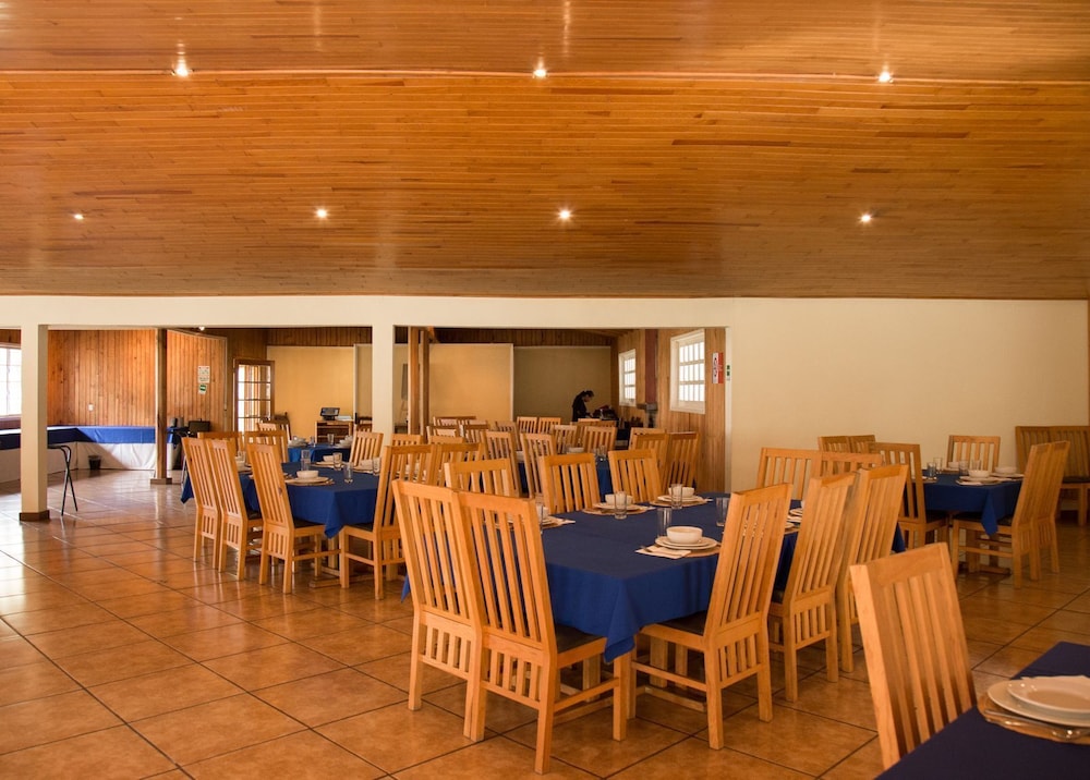 Hotel Rancho Viejo 27/48