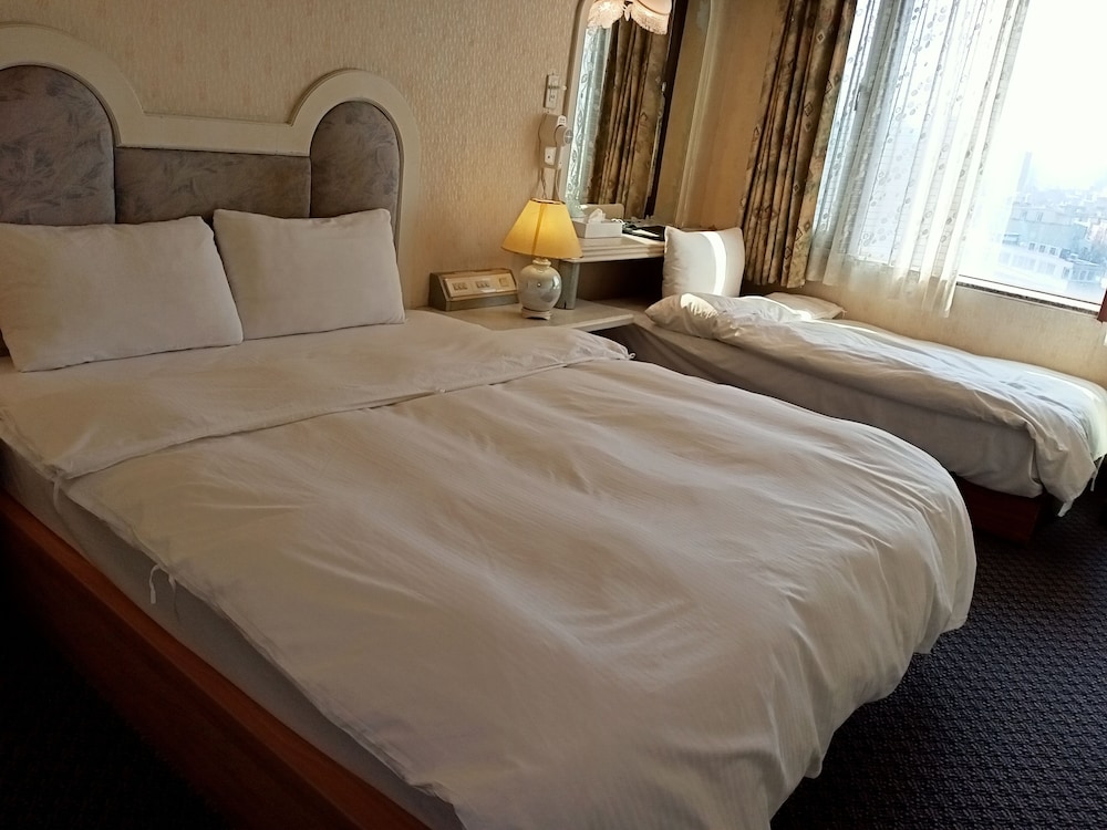 Chungli Business Hotel 11/48