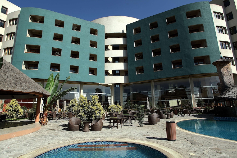 Nega Bonger Hotel 38/41