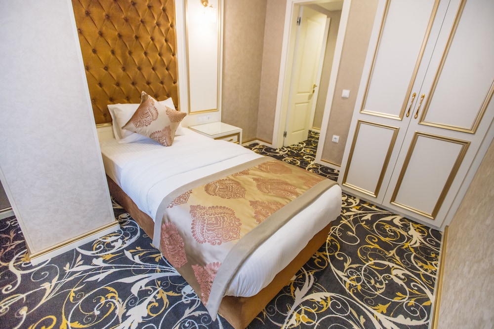 Gold Tbilisi Hotel 18/78