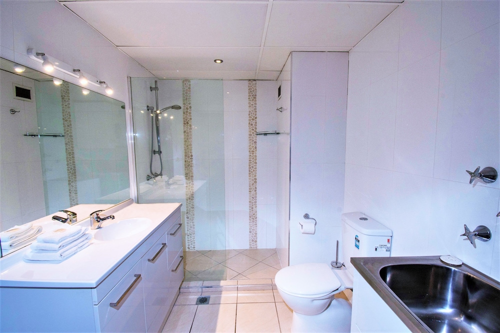 Seacrest Beachfront Holiday Apartments 18/69