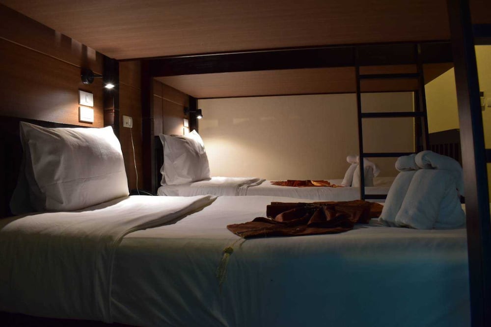 The Wave Hotel Patong 38/73