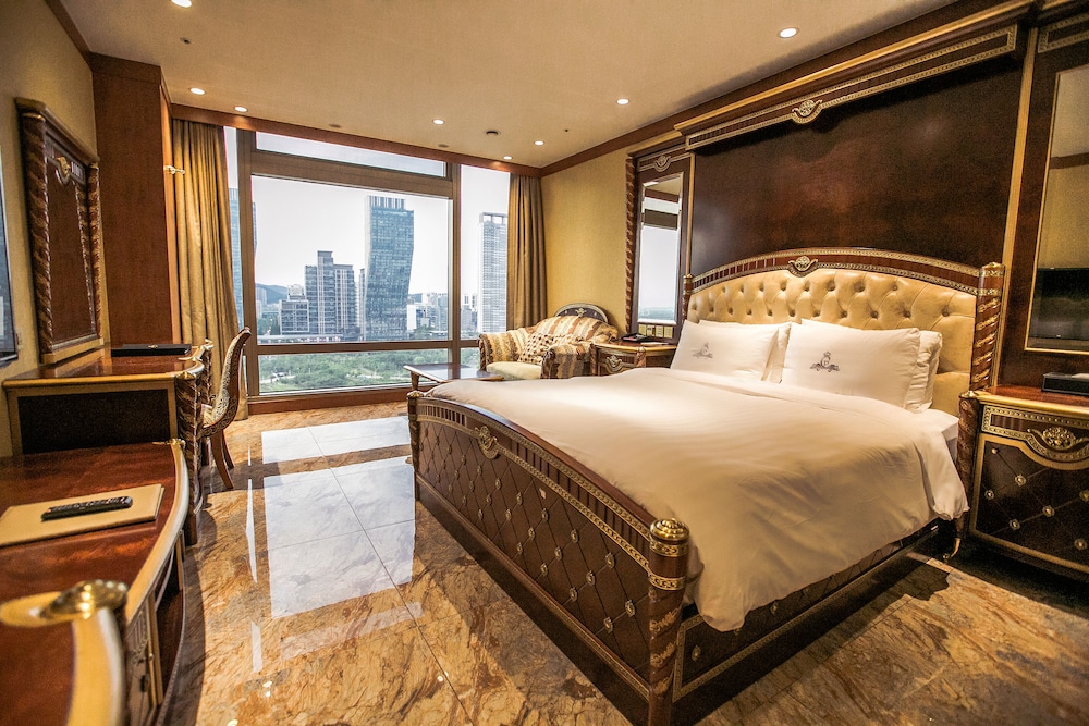 DELUXE, DOUBLE BED, CENTRAL PARK VIEW