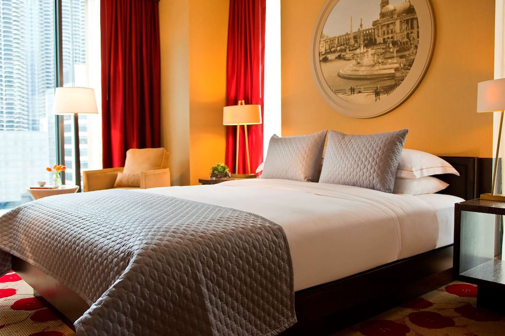 DELUXE, KING BED, CITY VIEW, BATHTUB, ACCESSIBLE