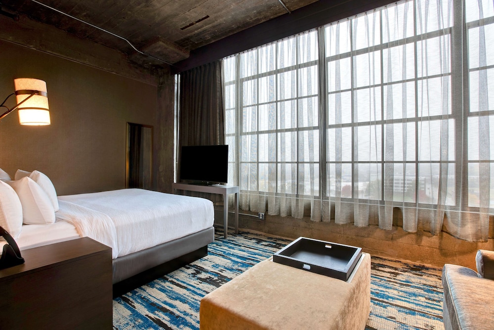 Embassy Suites by Hilton Rockford Riverfront 26/57