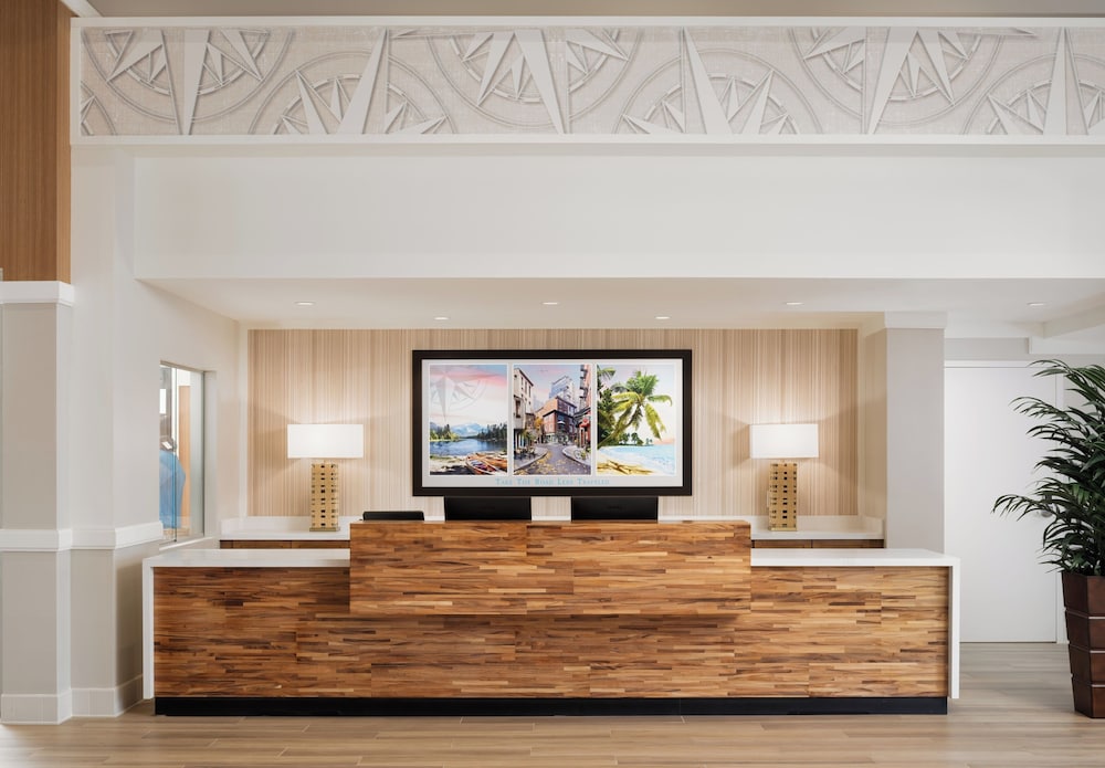 Compass Hotel Beaufort by Margaritaville 2/47