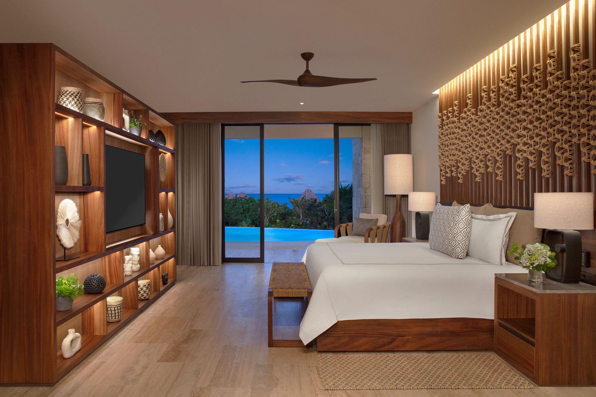 Master, Suite, Pool View