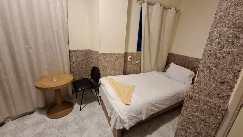 Canary Hotel 49/50