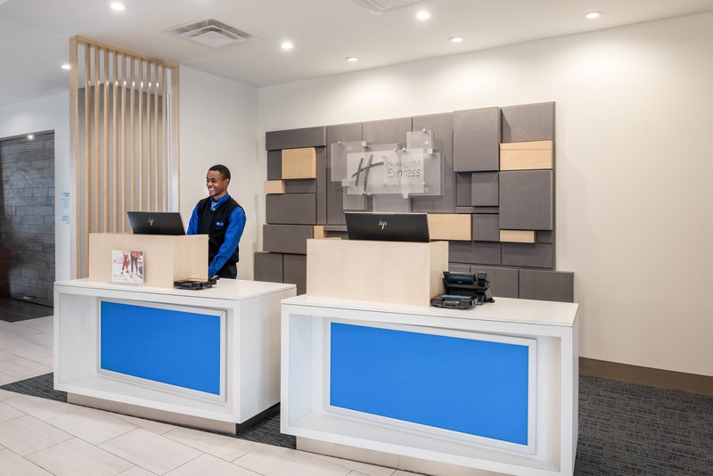Holiday Inn Express Suites St Louis Chesterfield 5/46
