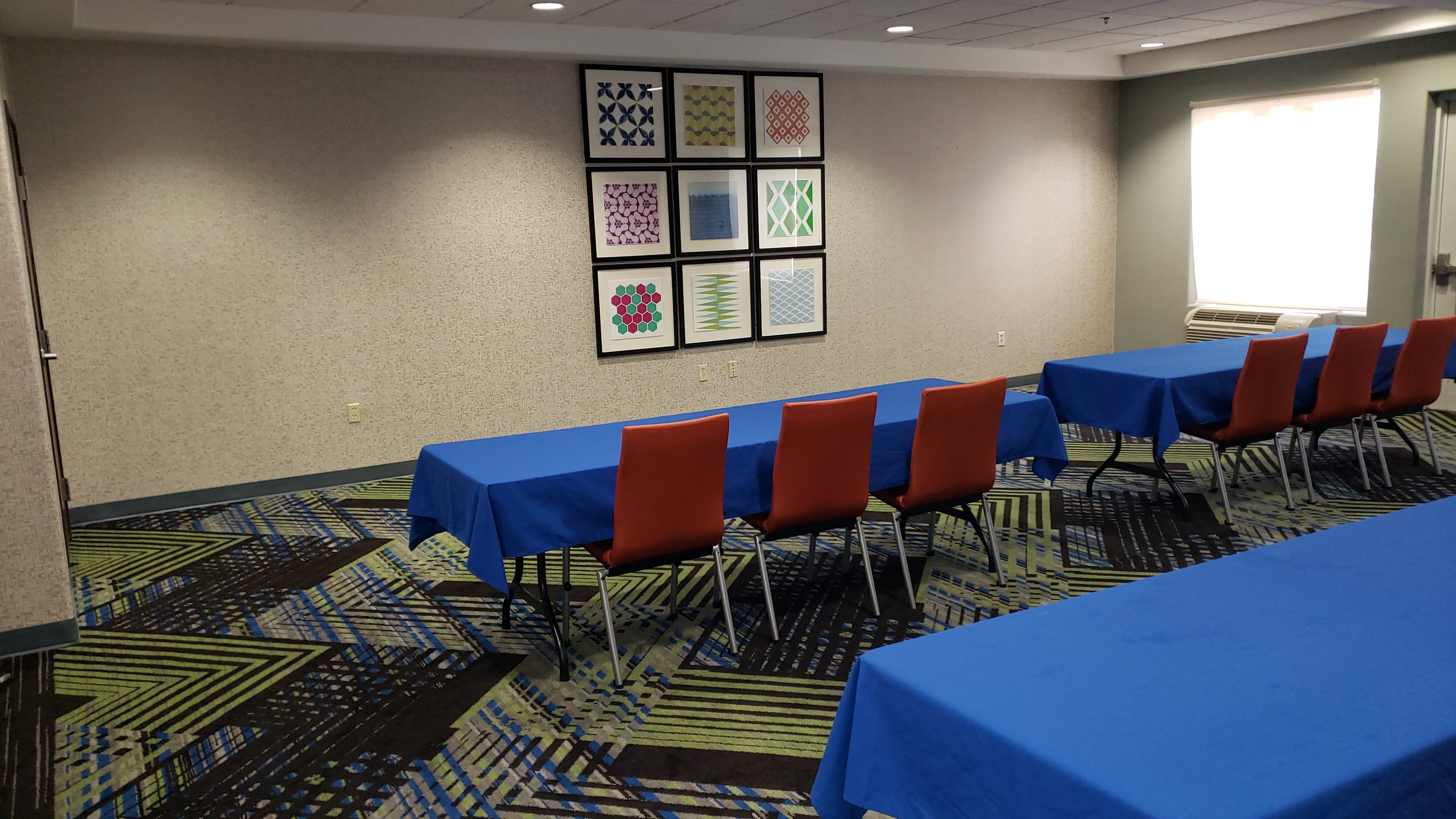 Holiday Inn Express Hotel & Suites Weslaco 46/56
