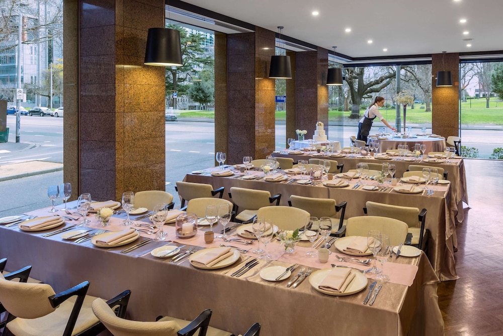 Flagstaff Gardens Hotel 48/65