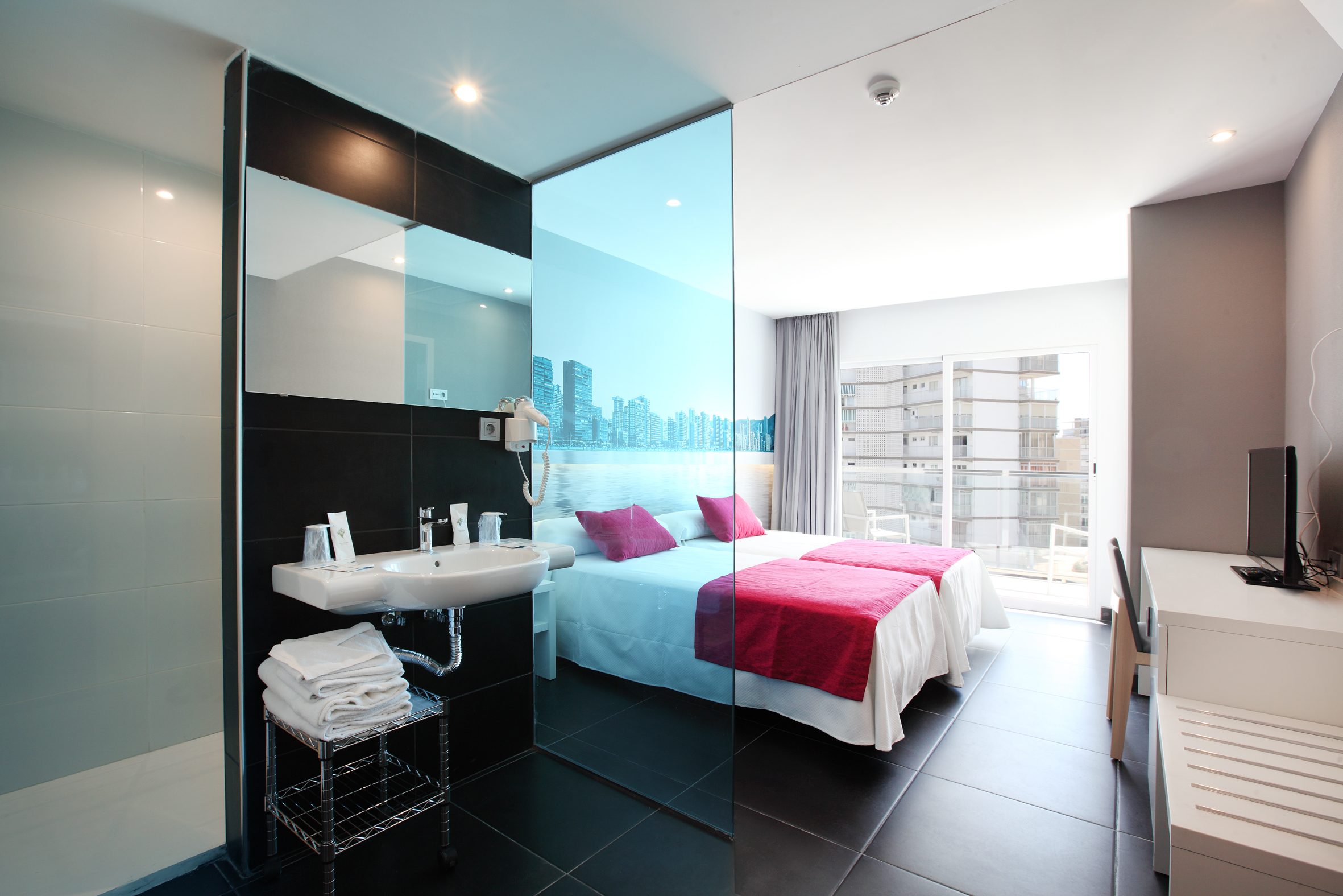 ROOM, DOUBLE BED, POOL VIEW