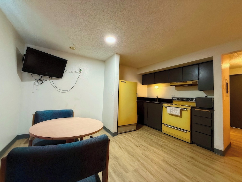 Hermiston Inn & Suites 29/50