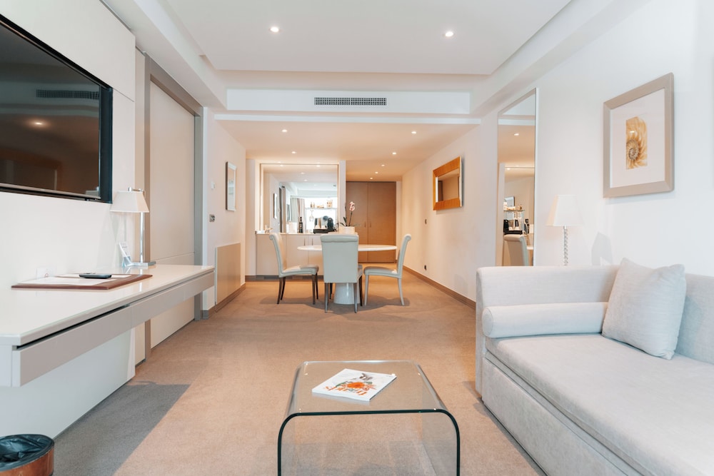 Port Palace Hotel 42/61