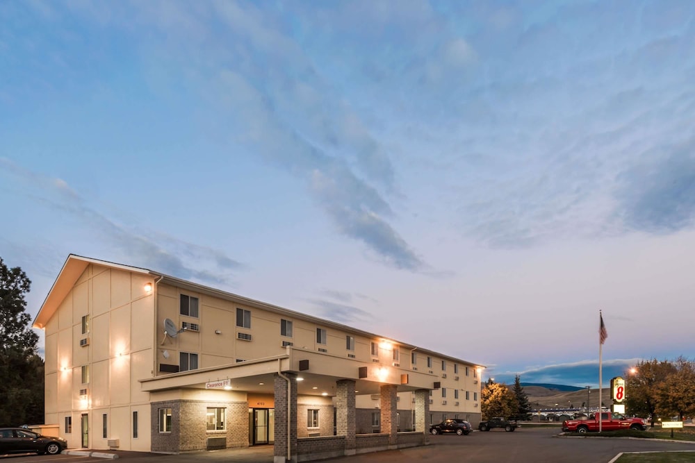 Super 8 by Wyndham Missoula/Reserve St. 1/17