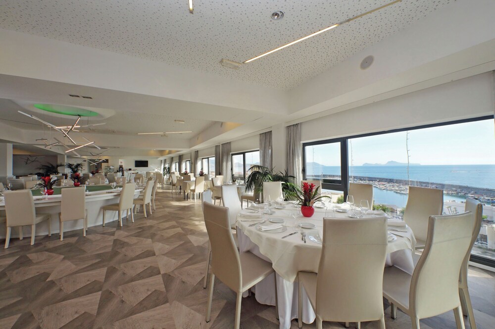Hotel Poseidon 53/73