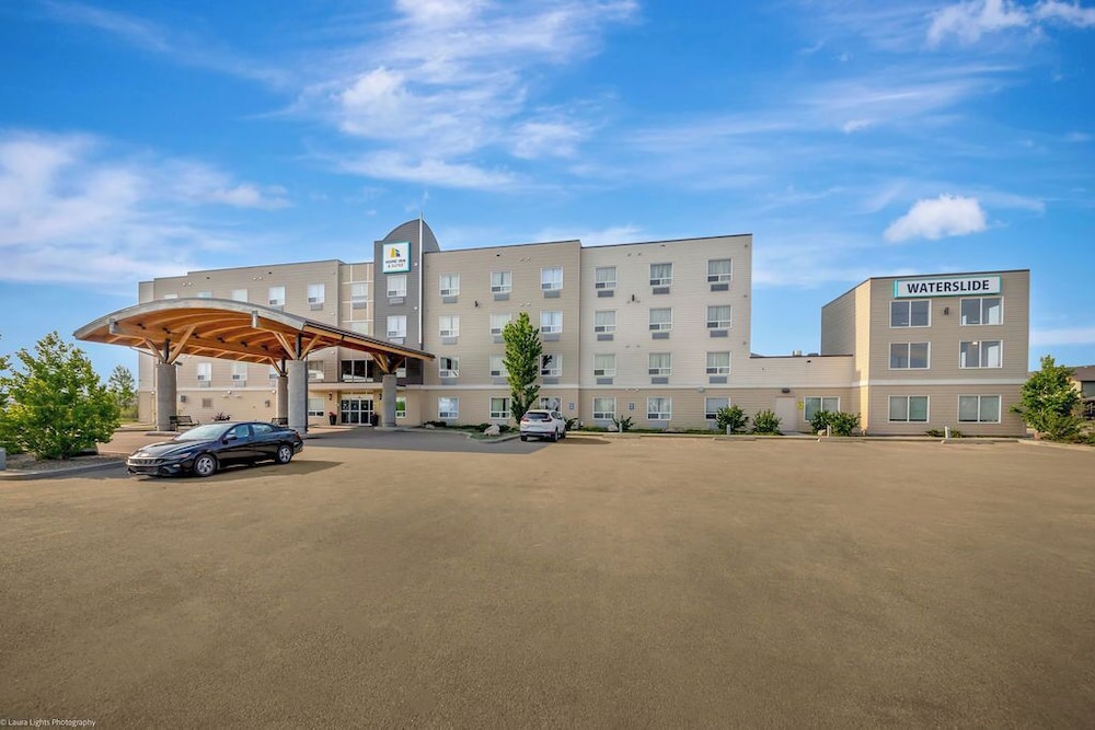 Home Inn and Suites Lloydminster 44/50