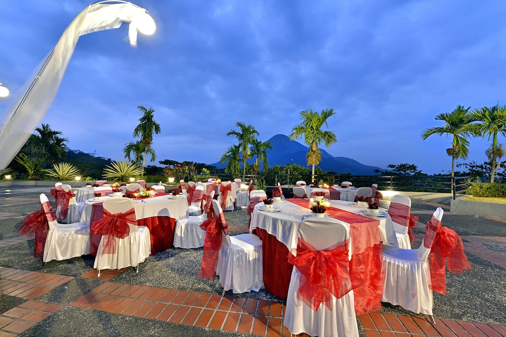 Grand Whiz Hotel Trawas Mojokerto 31/50