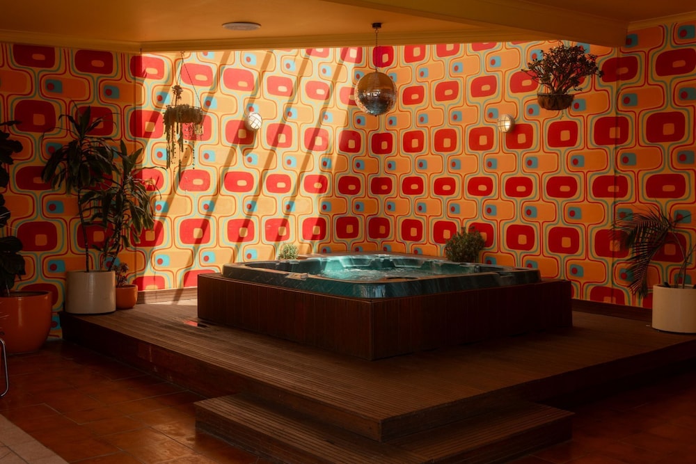 INDIAN OCEAN HOTEL 38/55