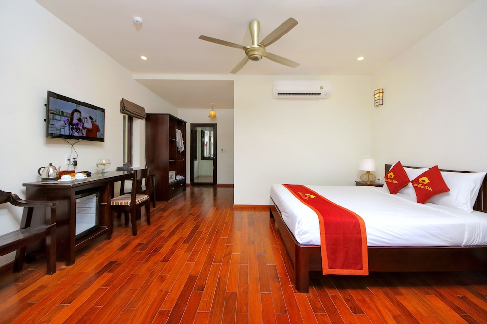 DELUXE, DOUBLE BED, POOL VIEW