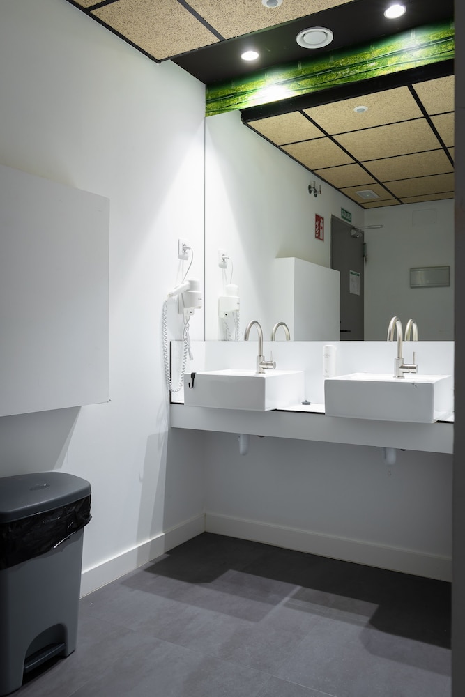Ekoos Hostel Bilbao 5/50