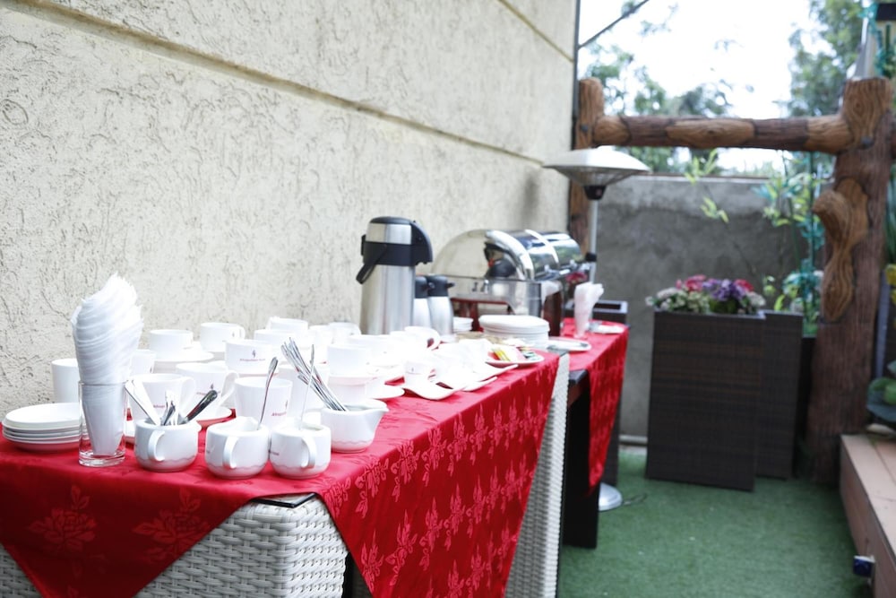Afropolitan Hotel 26/36