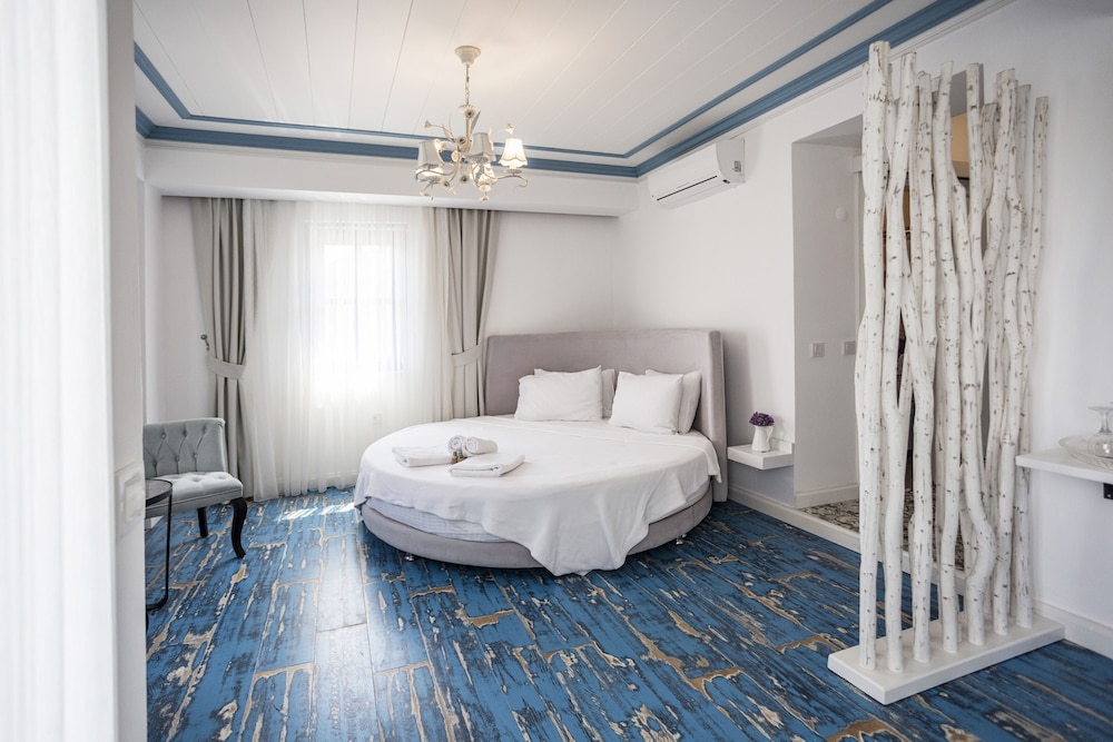 Sardunya Hotel 10/49