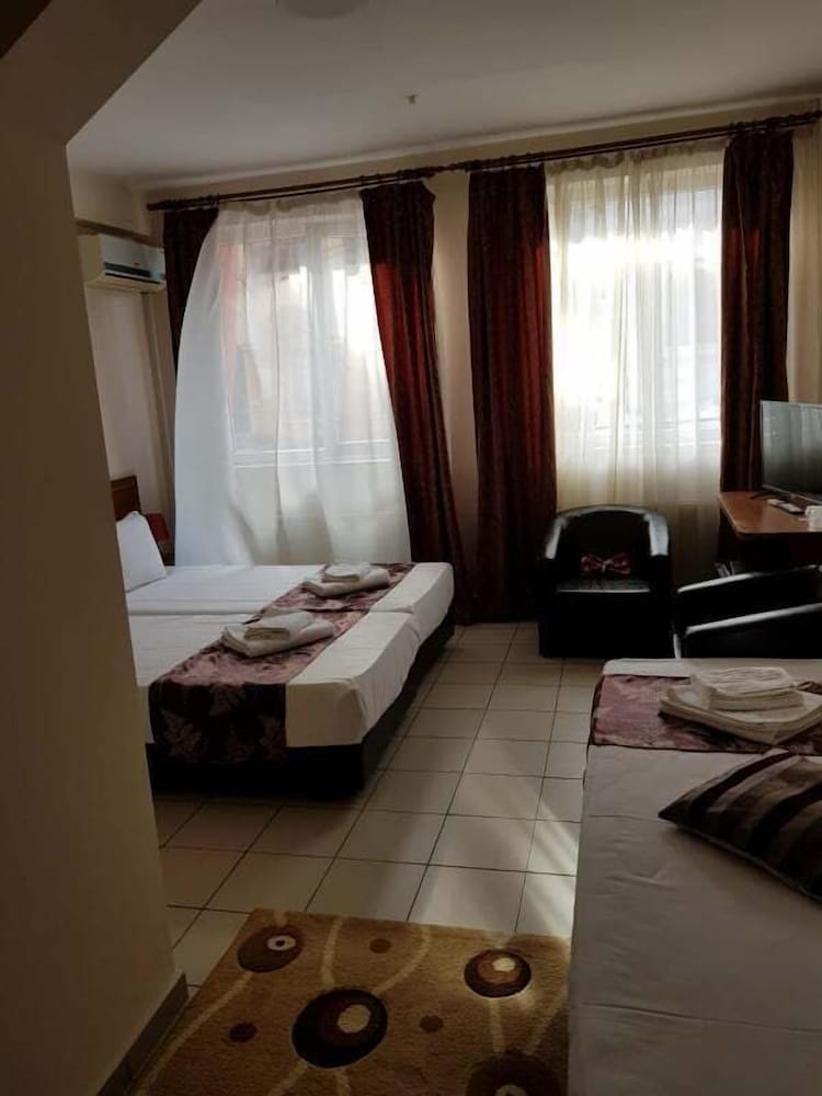 Tranzzit Hotel 21/44