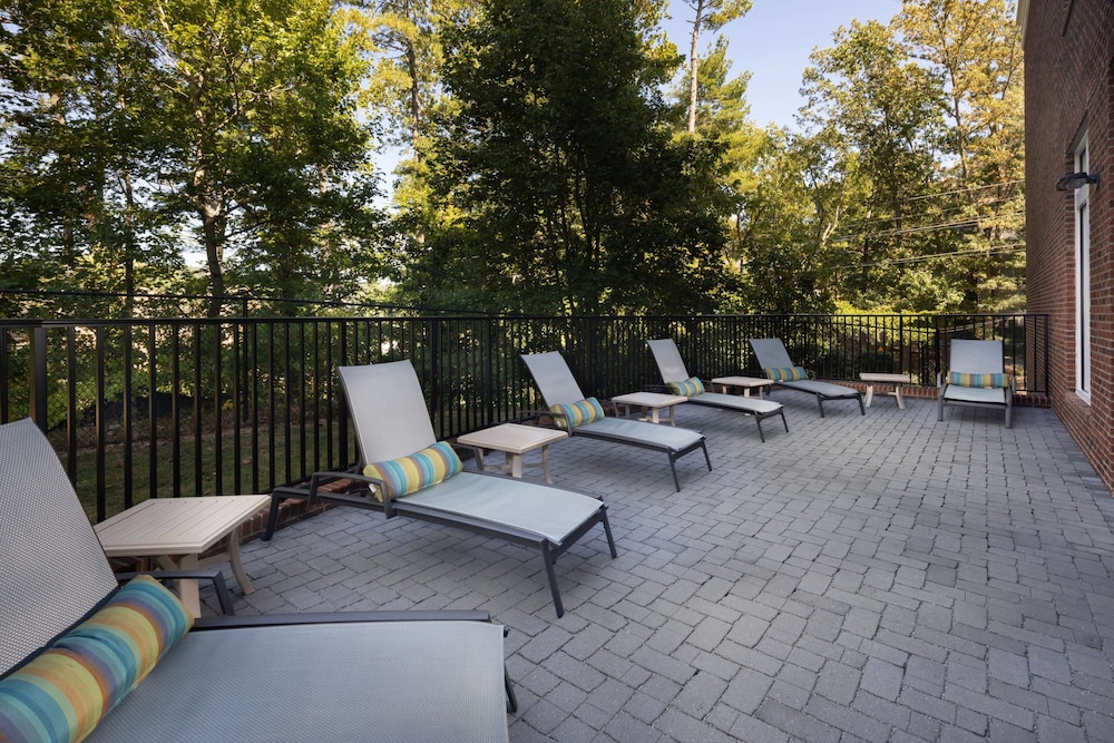 Holiday Inn & Suites Asheville-Biltmore Village Area 68/70