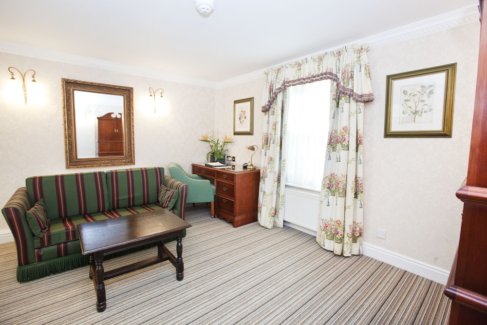 Marygreen Manor 31/66