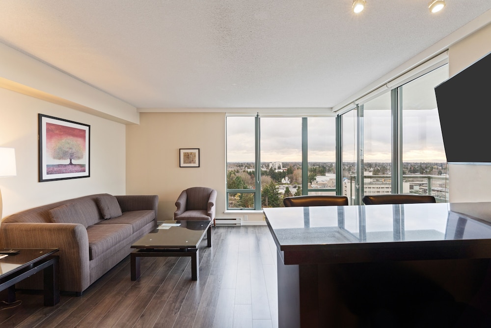 Executive Hotel Vancouver Airport 40/68