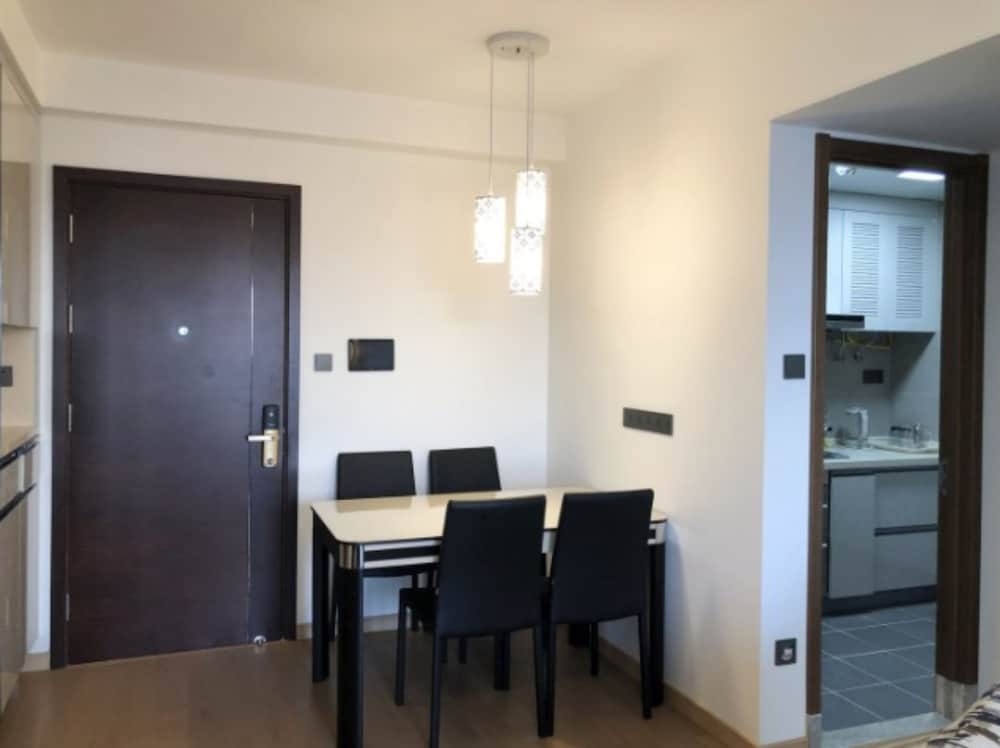 Shengang Executive Apartment (Shenzhen Vanke Yuncheng Store) 13/16