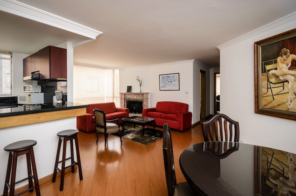 Travelers Apartamentos Y Suites Fontana Plaza 42/47