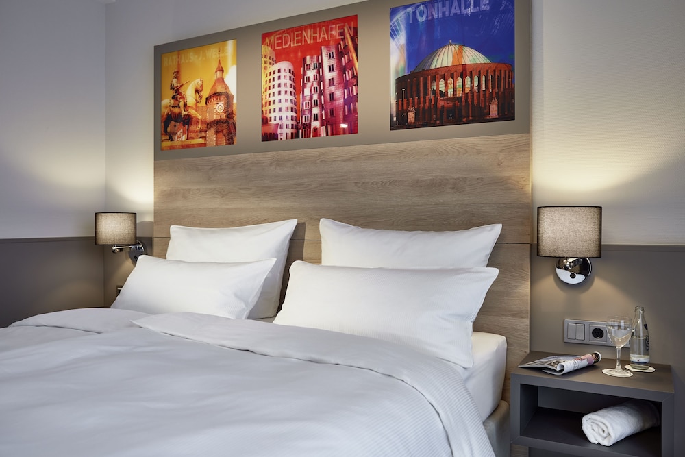 Lindner Hotel Dusseldorf Airport, part of JdV by Hyatt 23/75