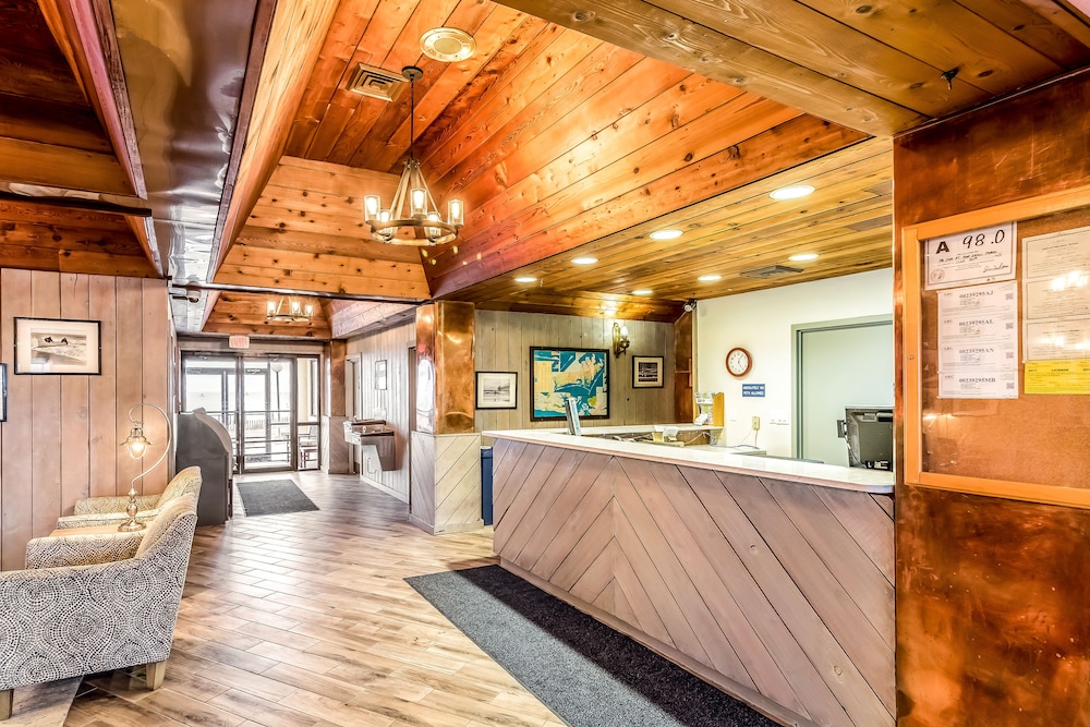 The Inn At Pine Knoll Shores 12/61