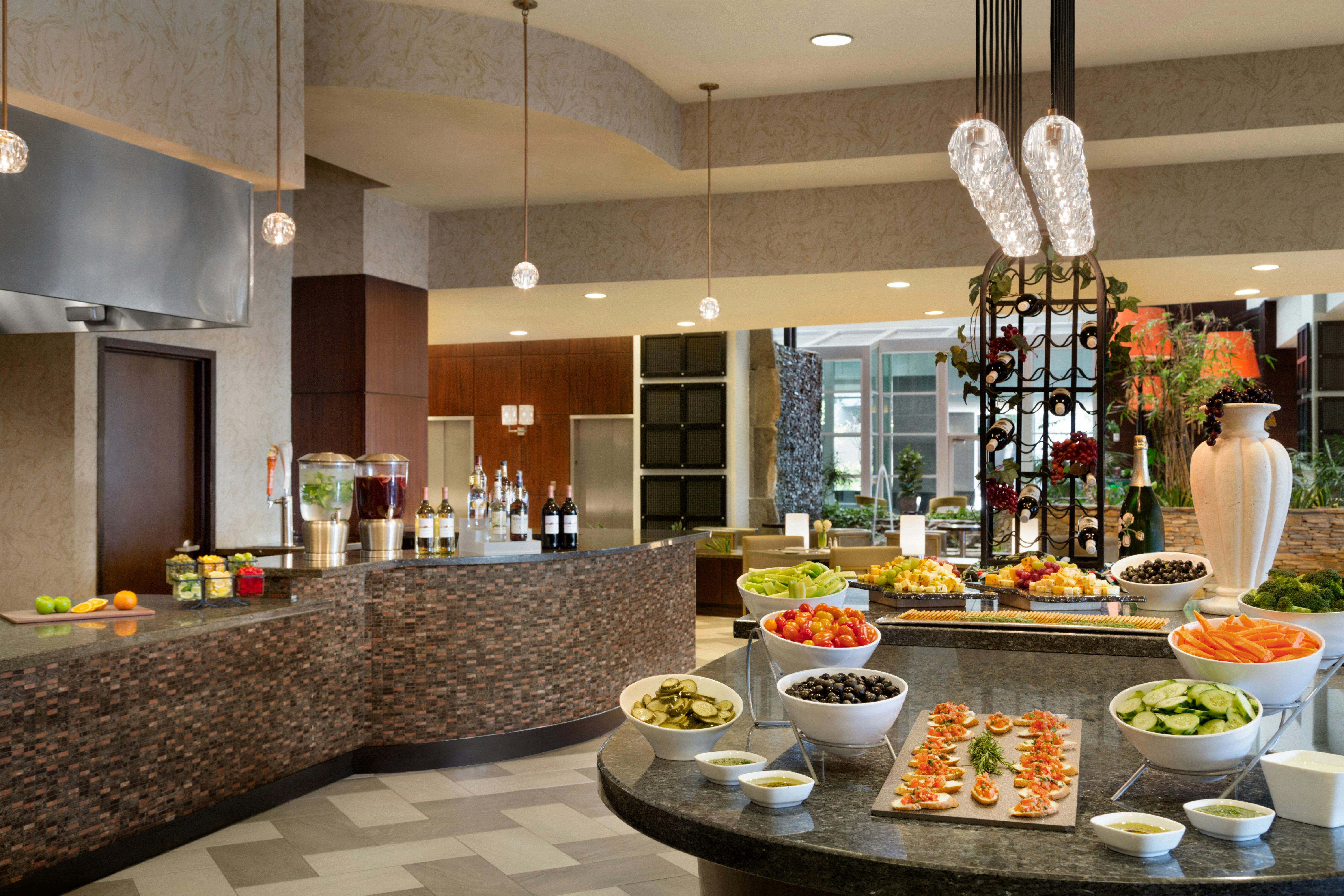 Embassy Suites by Hilton Los Angeles Glendale 32/54